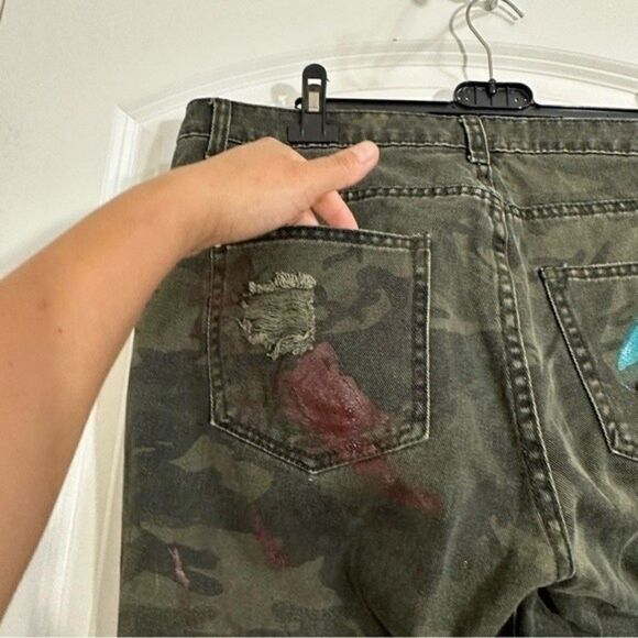 91 COTTON ON THE‎ BOYFRIEND DISTRESSED CAMO PAINT SPLATTER JEANS 8 - Picture 12 of 16